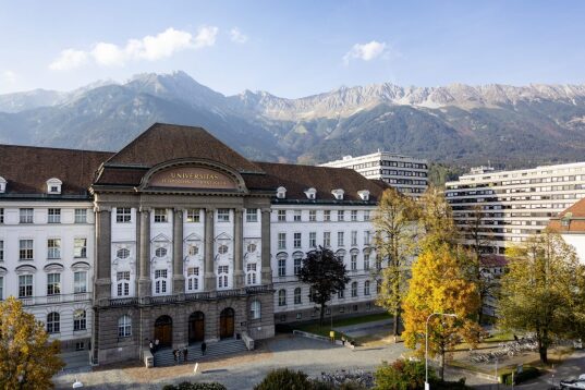 دانشگاه اینسبروک (University of Innsbruck)